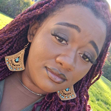 Load image into Gallery viewer, Wooden Fillagree Arrowhead/Turquoise beads