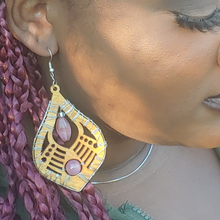 Load image into Gallery viewer, Wooden Fillagree Shield Diffuser Earring