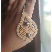 Load image into Gallery viewer, Wooden Shield Diffuser Earrings Black Chrome bead