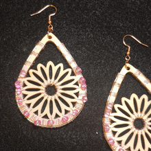 Load image into Gallery viewer, Daisy Aroma Therapy Earrings